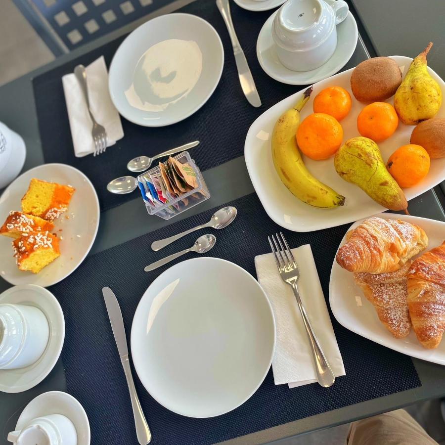 L'Essenza Hotel Olbia Esterno foto